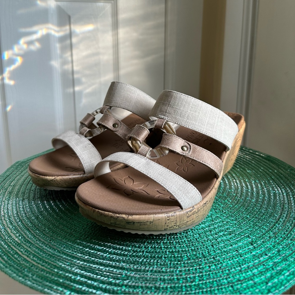 Skechers Women's Beverlee-Sail Away Wedge Sandal